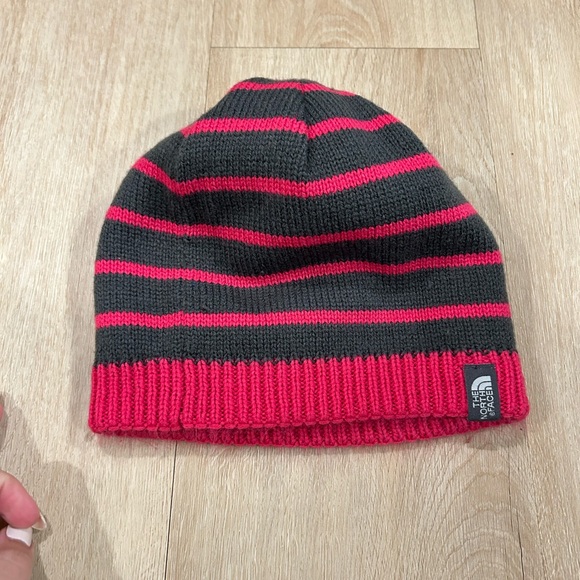 TNF Cable Knit Woven Reversible Beanie OS - Picture 3 of 4
